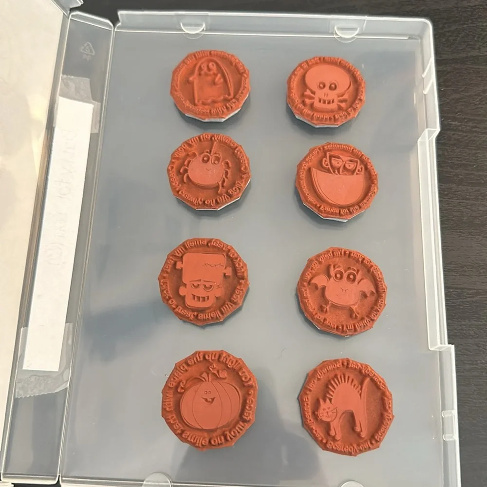 🎭 3/$25 - Batty for You set of 8 cling stamps